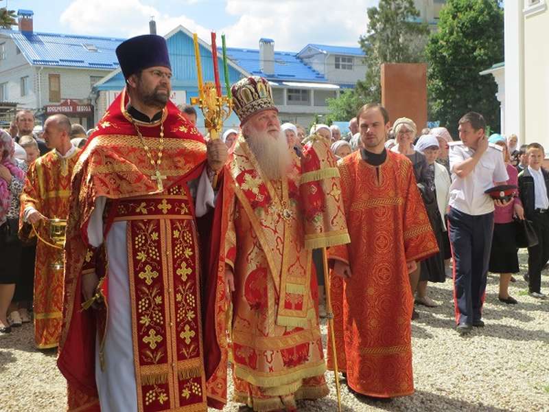 Митрополит Герман совершил Божественную литургию в Никольском кафедральном соборе Камышина (ФОТО)