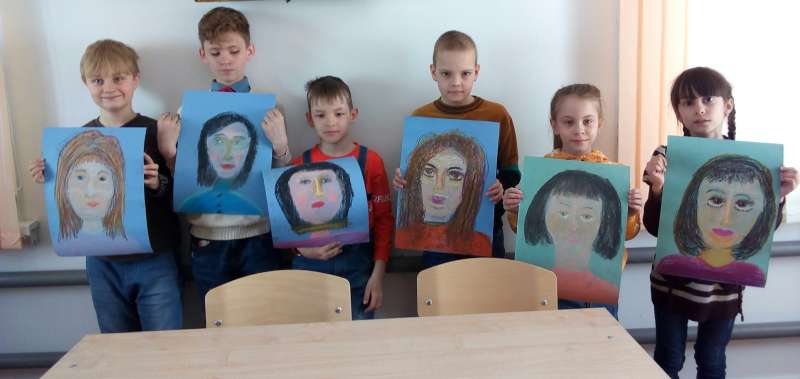 Художница Ирина Килочек провела мастер-класс в воскресной школе Никольского кафедрального собора