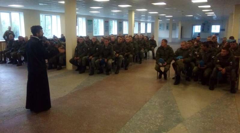 Священник рассказал военнослужащим о роли Церкви в Великой Отечественной войне