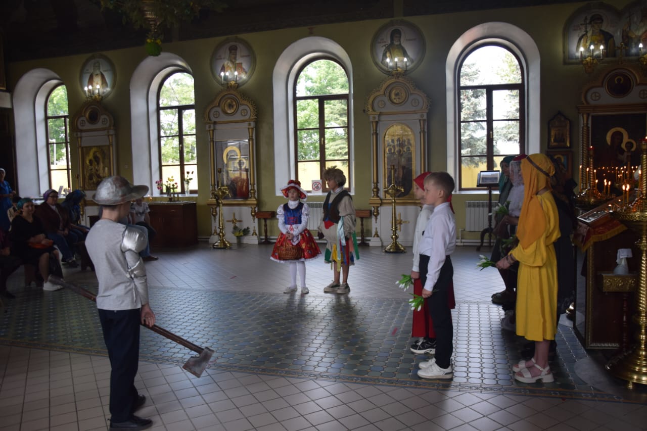 "Дорога к храму": в Никольском соборе прошел пасхальный концерт воскресной школы
