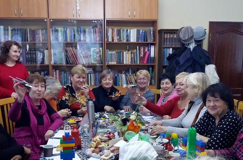 Для пожилых прихожан Никольского собора волонтеры организовали очередную встречу