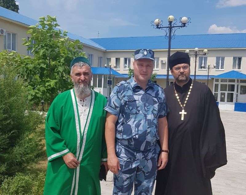 Протоиерей Алексий Кузнецов и Ильхомжон Лутфов посетили воспитательную колонию