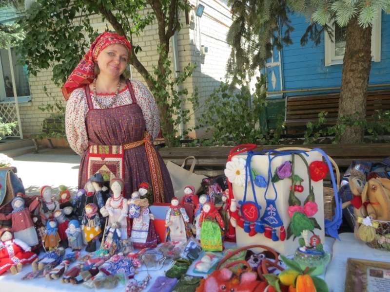 На Троицу в Никольском соборе состоялась выставка-ярмарка изделий мастеров Семейного центра мастерства и ремесел