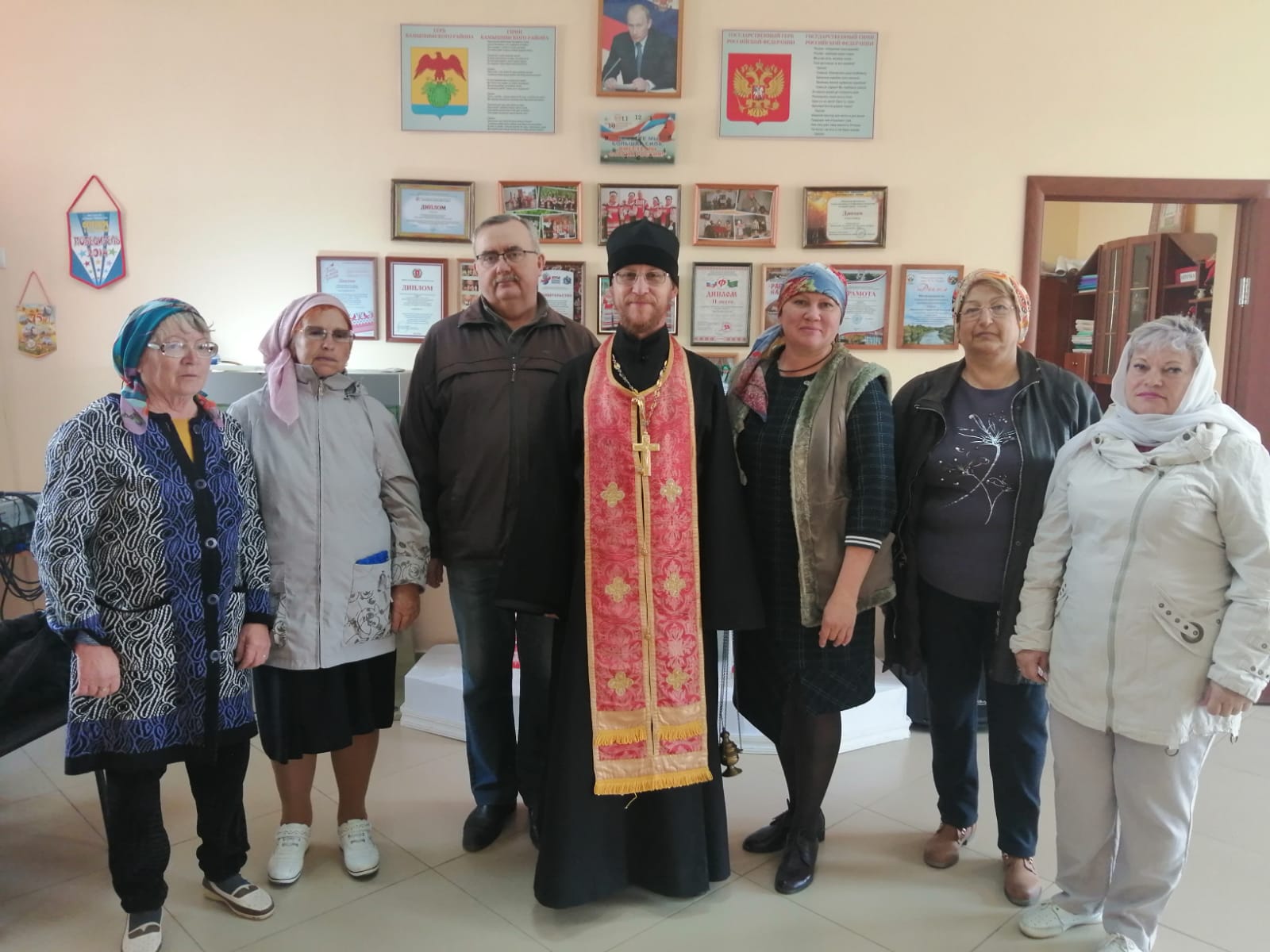 Панихида в Доме культуры села Вихлянцево.