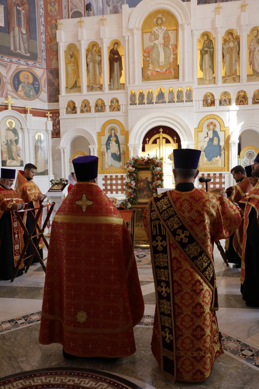 Ковчег с мощами святого великомученика и победоносца Георгия