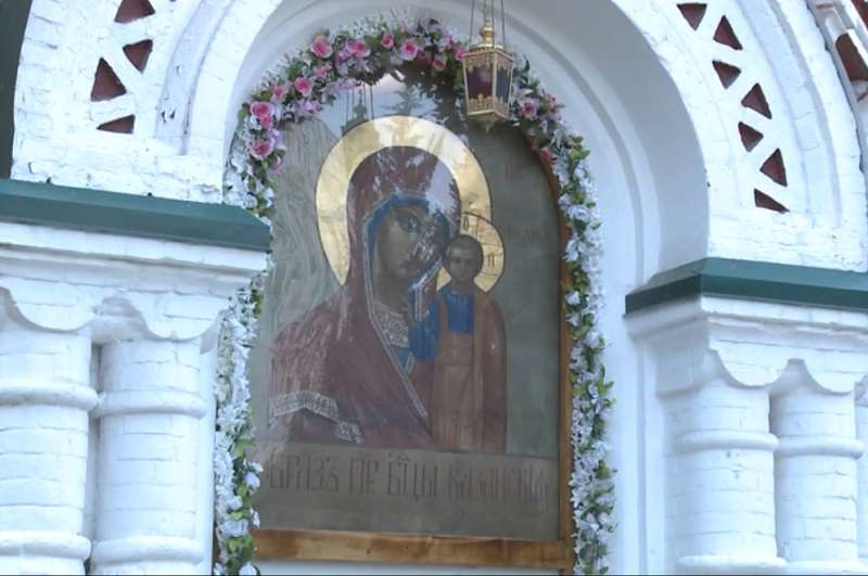Клирик Никольского собора сослужил духовенству Волгоградской митрополии в праздничных богослужениях в честь Казанской иконы Божией Матери