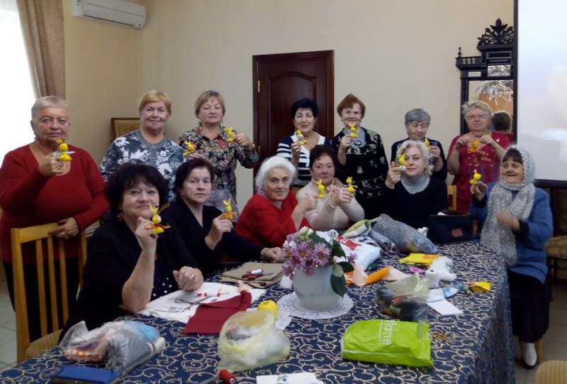 Общение, хобби, кино: пожилые прихожане Никольского собора вновь собрались вместе