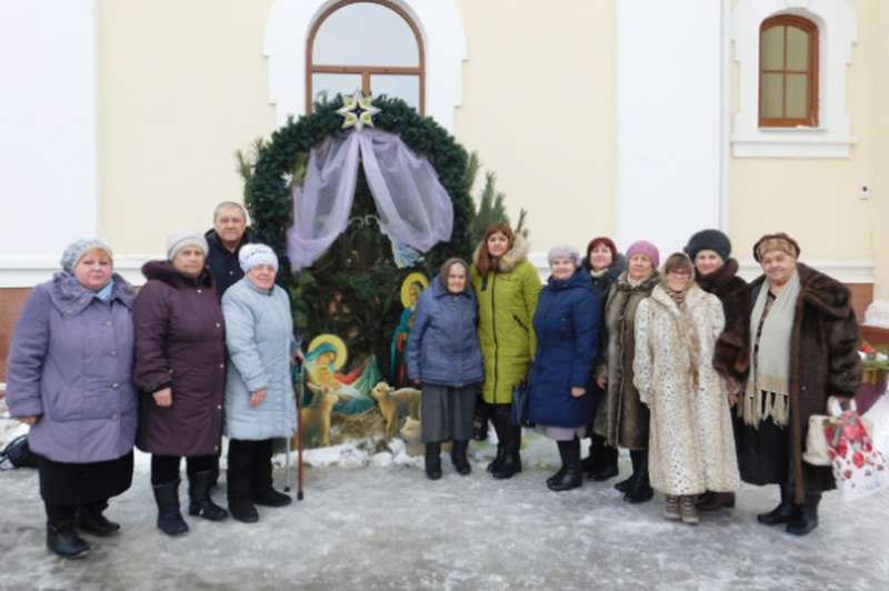 Участники проекта «В кругу друзей» получили рождественские подарки